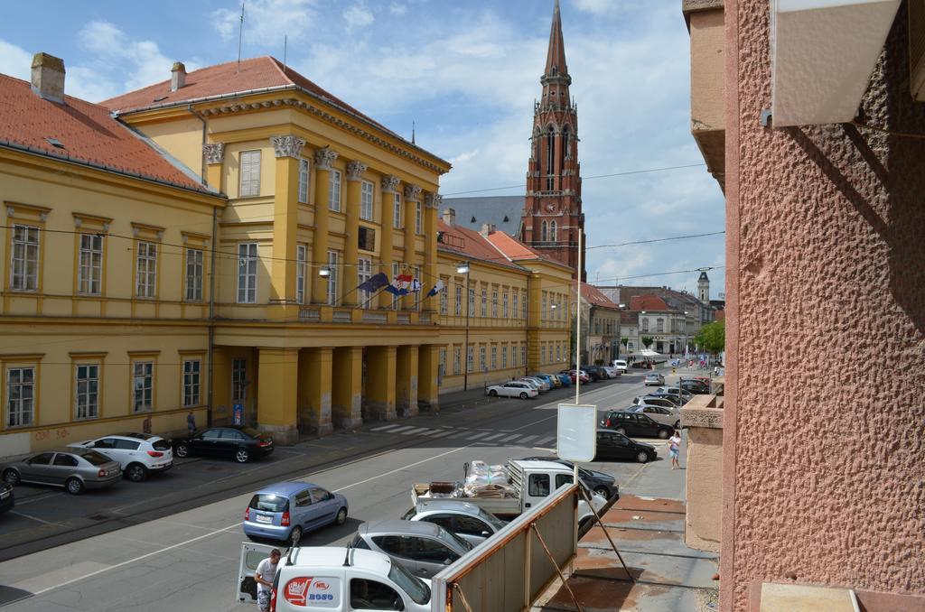 Apartment Downtown Osijek Habitación foto