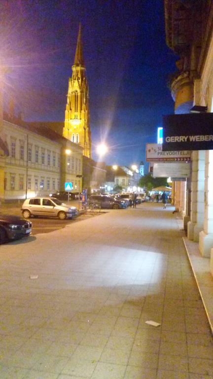 Apartment Downtown Osijek Exterior foto